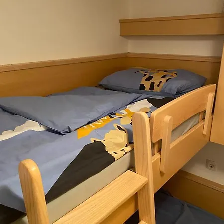 Simone Mit Seeblick *