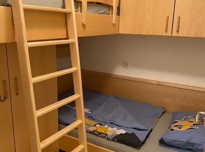 Simone Mit Seeblick *