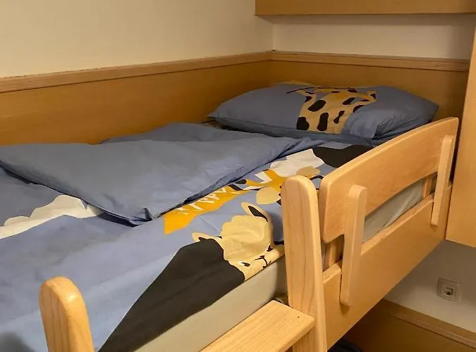 Simone Mit Seeblick *