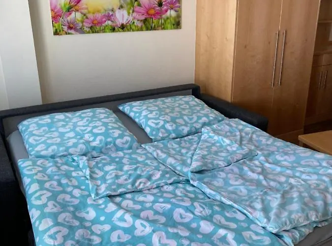 Simone Mit Seeblick *